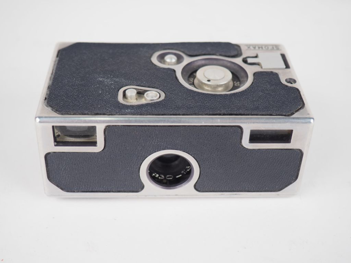 SFOMAX. Appareil photographique miniature n°D 418 avec objectif SFOMAR