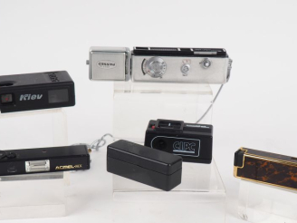 Vente aux enchères Lot de cinq appareils photographiques miniatures : - MINIMAX LITE - AC