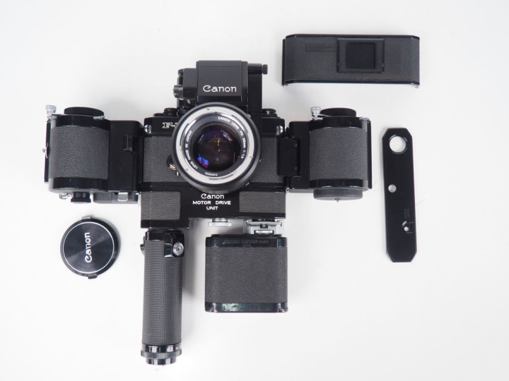 CANON F-1. Appareil photographique n°526255 avec objectif CANON FD 1:1