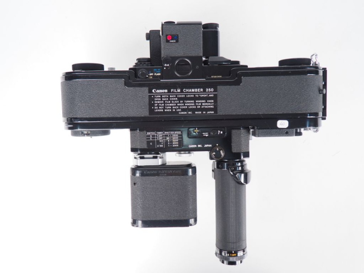 CANON F-1. Appareil photographique n°526255 avec objectif CANON FD 1:1