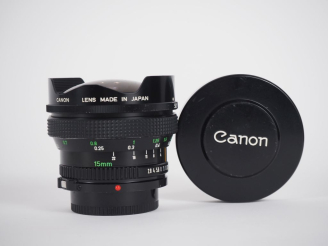 Vente aux enchères CANON. Objectif FISH-EYE FD 1:2.8/15 n°12020.