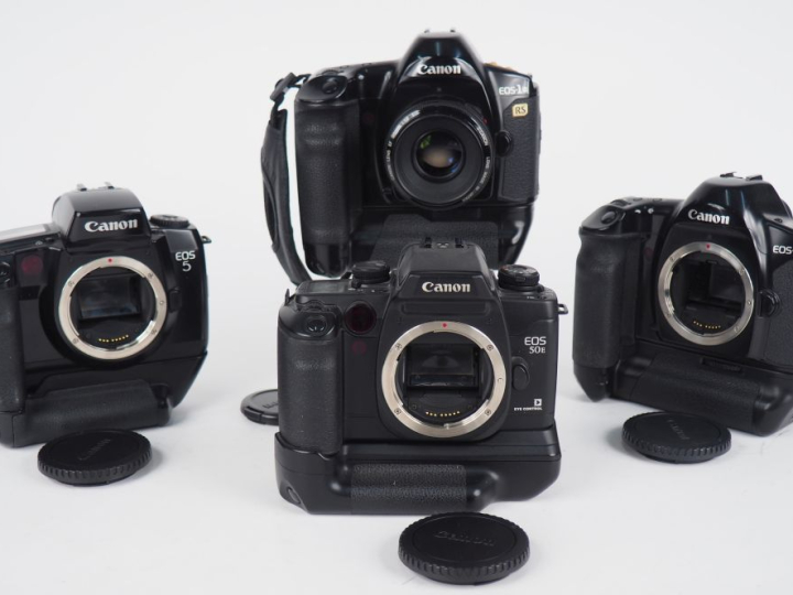 CANON. Lot de quatre appareils photographiques reflex : - EOS-1 N n°21