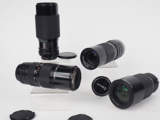 Vente aux enchères CANON. Lot de quatre objectifs : - ZOOM FD 1:4/80-200 n°20681 avec par