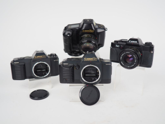 Vente aux enchères CANON. Lot de quatre appareils photographiques : - T60 n°28250133 avec
