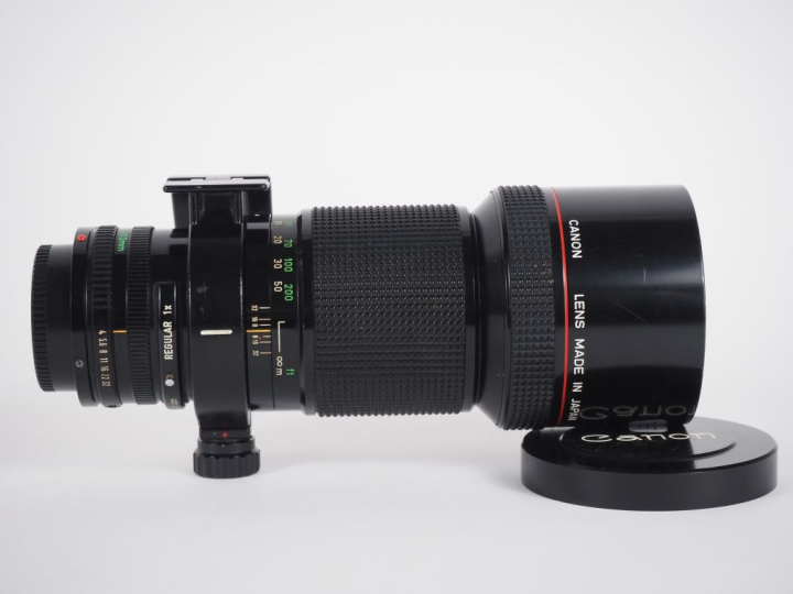 CANON. Téléobjectif FD 1:4/300 L n°20020 avec bouchon.