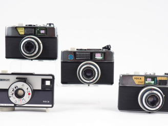 Vente aux enchères FOCA. Lot de quatre appareils photographiques : - MARLY avec objectif 