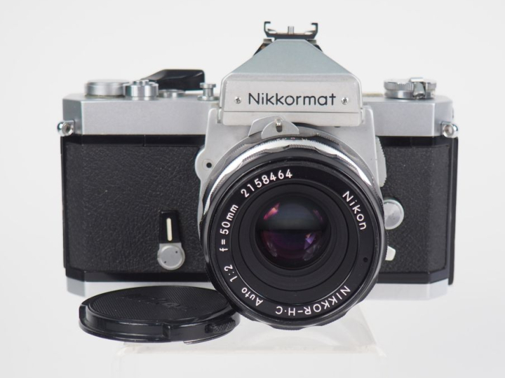 NIKKORMAT FT. Appareil photographique n°4543032 avec objectif NIKKOR-H