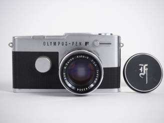 Vente aux enchères OLYMPUS PEN-FT. Appareil photographique n°166140 avec objectif G. ZUIK