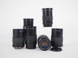 Vente aux enchères PENTACON. Lot de six objectifs PRAKTICAR : - MC 1:2.8/135 n°2302564 - 