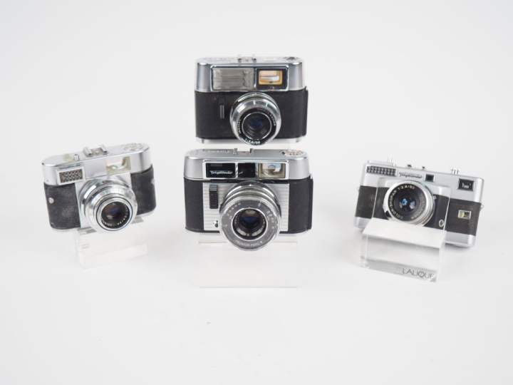 VOIGTLANDER. Lot de quatre appareils photographiques : - DYNAMATIC II 