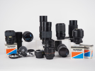 Vente aux enchères Lot de dix objectifs : - MINOLTA TELE ROKKOR 1:2.4/200 n°1012765 - SIG