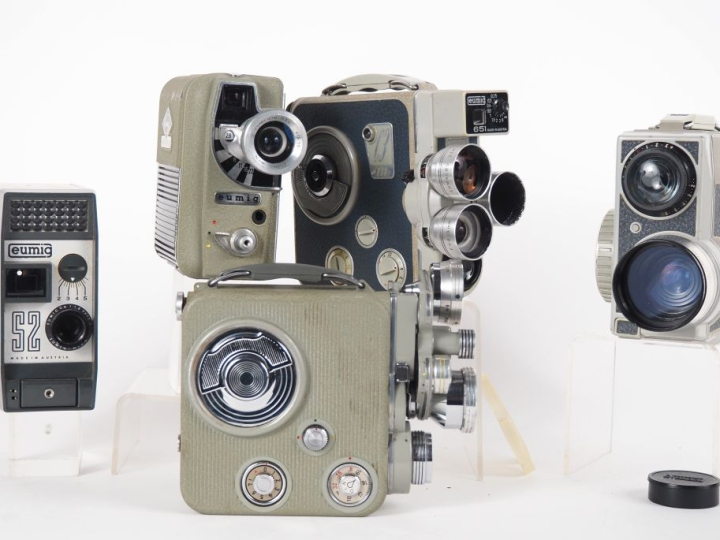 EUMIG. Lot de cinq caméras : - 651 n°892162 - 52 n°1482918 - ELECTRIC 