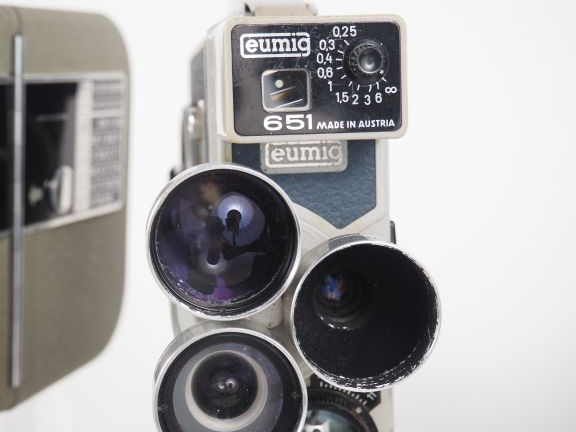 EUMIG. Lot de cinq caméras : - 651 n°892162 - 52 n°1482918 - ELECTRIC 