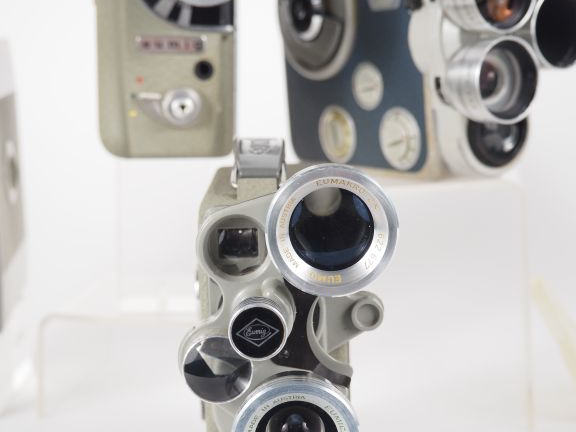 EUMIG. Lot de cinq caméras : - 651 n°892162 - 52 n°1482918 - ELECTRIC 