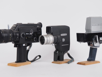 Vente aux enchères Lot de trois caméras : - NIKON R 10 SUPER - BOLEX 150 SUPER - CANON RE