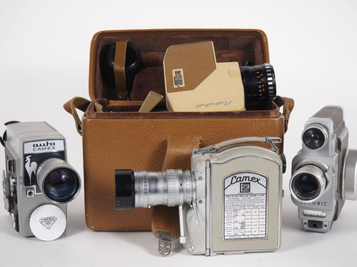 Lot de quatre caméras 8mm : - CAMEX n°13031 avec objectif P. ANGENIEUX