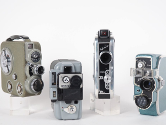 Vente aux enchères Lot de quatre caméras 8mm : - EUMIG SERVOMATIC n°620704 - BAUER 88 B -