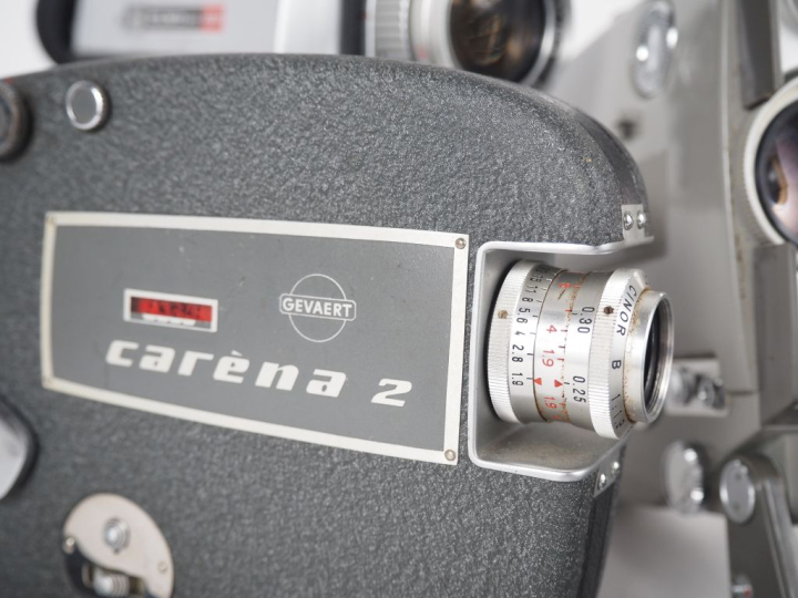 Lot de cinq caméras : - BAUER TOP STAR n°3275633 - ELMO SUPER 103T n°3