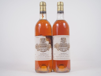 Vente aux enchères 2 BOUTEILLES CHÂTEAU COUTET 1er CC SAUTERNES - 1988 - LB/1 ET