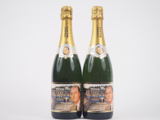 Vente aux enchères 2 BOUTEILLES CHAMPAGNE PIERRE MIGNON "JACQUES CHIRAC PRÉSIDENT"