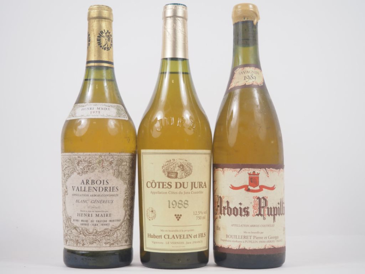 3 BOUTELLES : 1 ARBOIS VALLENDRIES - 1975 / 1 CÔTES DU JURA - 1988 / 1