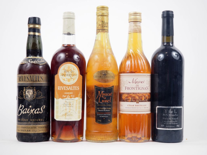 5 BOUTEILLES : 1 BAIXAS RIVESALTES / 1 ROC DU GOUVERNEUR RIVESALTES / 