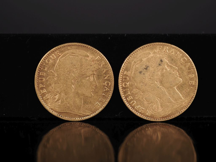 Deux pièces de 10 Francs or, 1905 et 1906. FRAIS ACHETEURS 10% HT.
