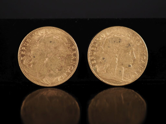 Vente aux enchères Deux pièces de 10 Francs or, 1907 et 1908.  FRAIS ACHETEURS 10% HT.