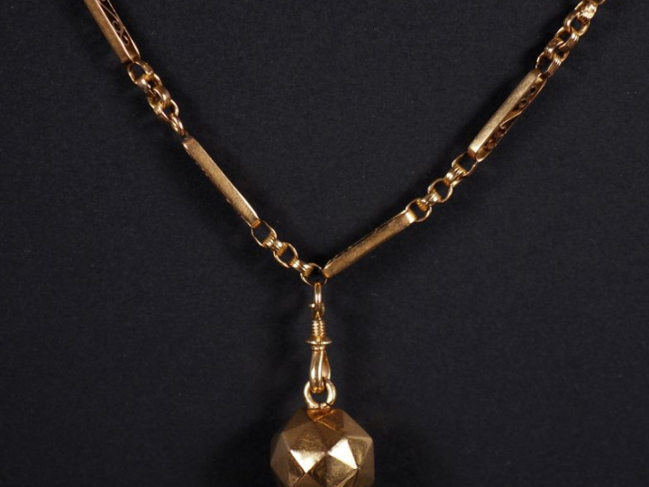 Collier en or jaune 750, maille fantaisie à maillons forçat et rectang