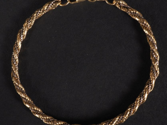 Vente aux enchères Bracelet souple deux tons d'or 750, mailles vénitienne et ronde entrel