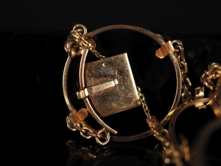 Ravissant bracelet en or jaune 750, composé de maillons ronds ajourés 