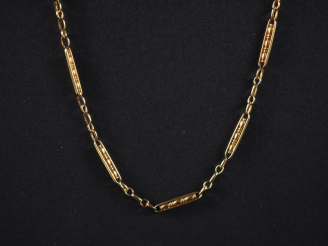 Vente aux enchères Ravissante chaine en or jaune 750, maille forçat agrémentée de maillon