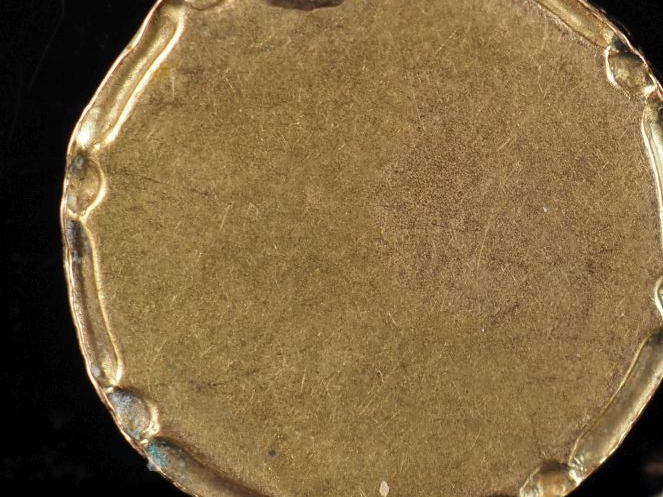 Médaille religieuse en or jaune 750, figurant la Sainte Vierge de prof