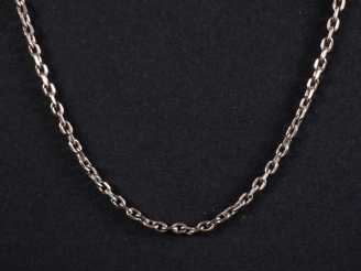 Vente aux enchères Chaine en argent, maille forçat.  Long. 40 cm Poids. 2,88 g