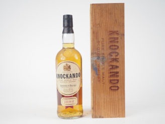 Vente aux enchères KNOCKANDO DISTILLED : 1982 - 43 %  - CBO ABIMÉE 