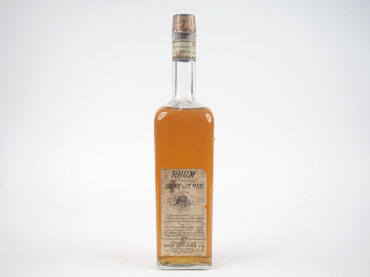 1 VIEILLE BOUTEILLE RHUM SAINT JAMES - 47 % - ES/NIVEAU LÉGÈREMENT BAS