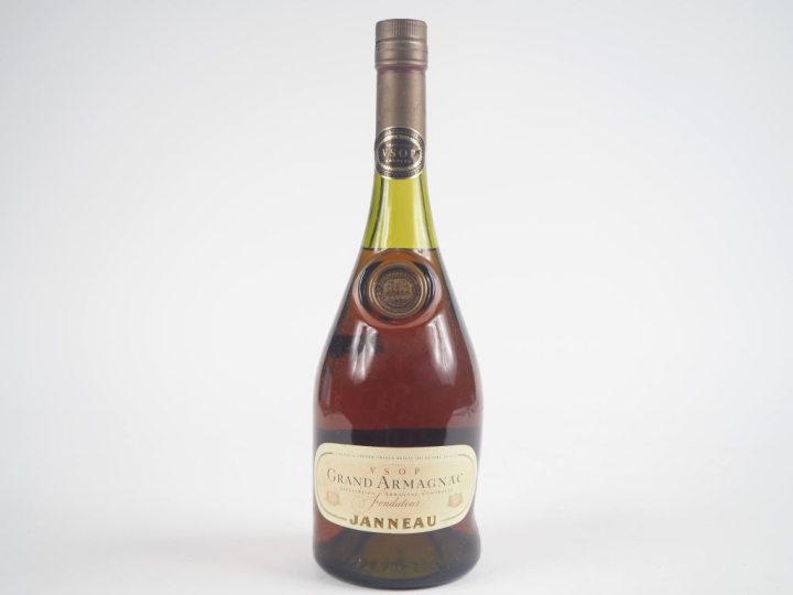 1 BOUTEILLE GRAND ARMAGNAC "V.S.O.P" JANNEAU - NIVEAU LÉGÈREMENT BAS 