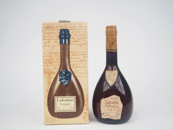 1 BOUTEILLE ARMAGNAC LAFONTAN *** - NIVEAU LÉGER BAS/BS /COFFRET ABIMÉ