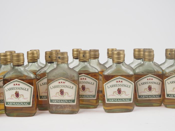22 FLASQUES ARMAGNAC *** LARRESSINGLE
