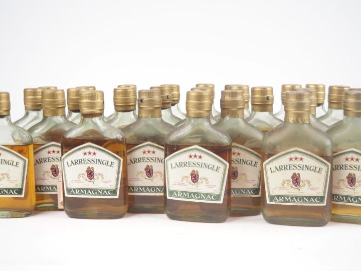 27 FLASQUES ARMAGNAC *** LARRESSINGLE