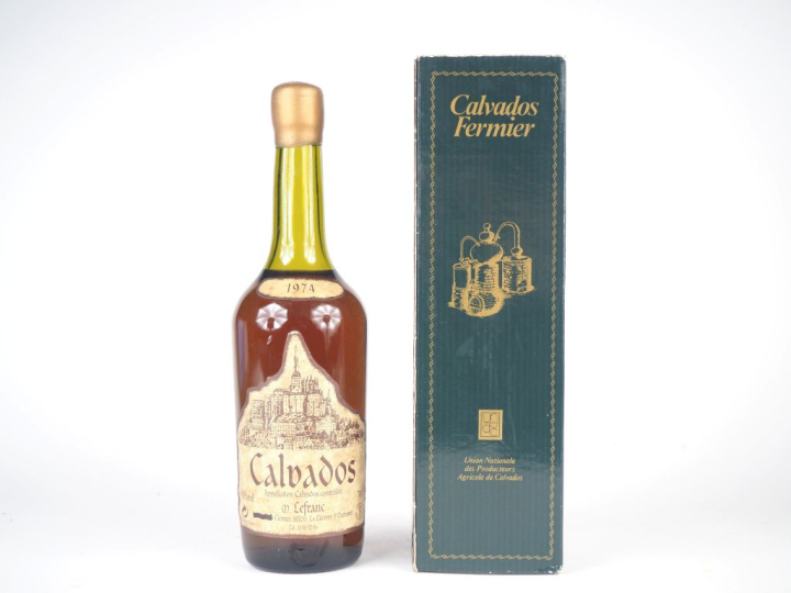 1 BOUTEILLE CALVADOS M. LEFRANC 42 %  - 1974 - COFFRET