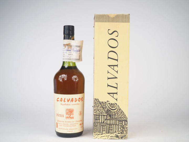 1 BOUTEILLE CALVADOS VIEUX 45 %  - COFFRET 