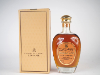 Vente aux enchères 1 BOUTEILLE CALVADOS "HORS D'AGE" LECOMPTE - COFFRET 