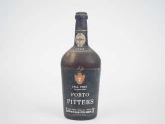 Vente aux enchères 1 BOUTEILLE PORTO PITTERS - 1962 - BS