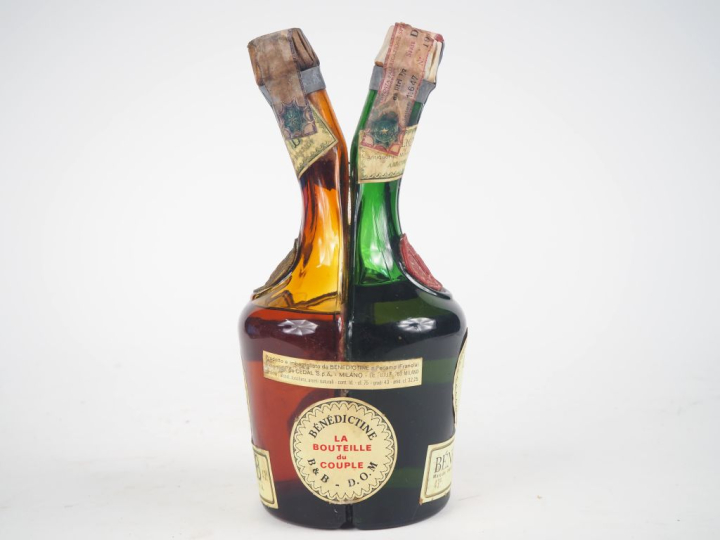 1 VIEILLE BOUTEILLE BENEDICTINE DU COUPLE B B D.O.M 43 % - NIVEAUX BAS