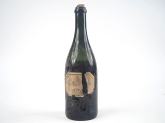 Vente aux enchères 1 VIEILLE BOUTEILLE EAU DE VIE - 1900 - EA/BOUCHON LIÈGE APPARENT