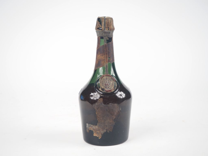 1 VIEILLE BOUTEILLE GRAND MARNIER TRIPLE ORANGE - NIVEAU BAS 