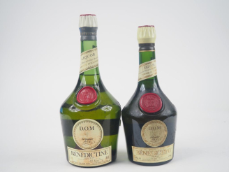 Vente aux enchères 2 BOUTEILLES BÉNÉDICITINE D.O.M 'LE DIRECTEUR" : 1 de 70 cl / 1 de 50 