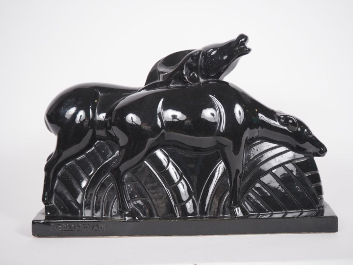 LEMANCEAU.  Groupe Art Déco en céramique noire "les biches"  Signé Dim