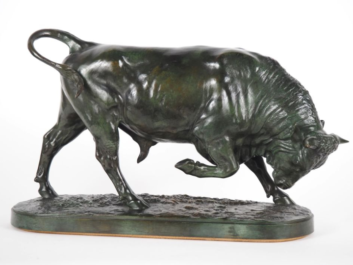Isidore BONHEUR.  "Taureau chargeant" Grand bronze à patine verte Sign